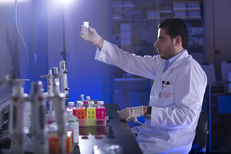 نقدم خدمات في مجال المنشطات معتمدة من الوكالة العالمية لمكافحة المنشطات (WADA) 